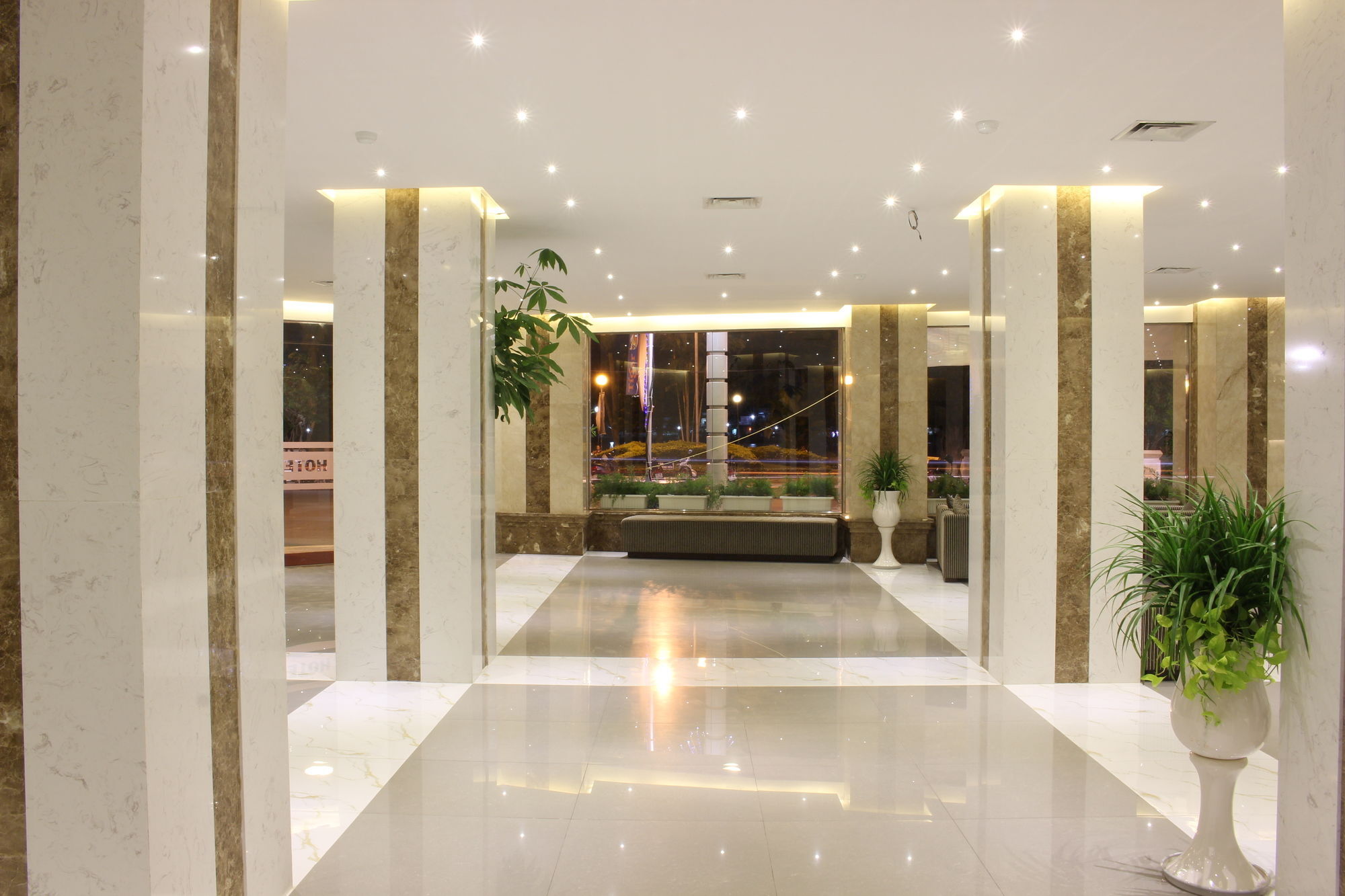 International Hotel Can Tho Buitenkant foto